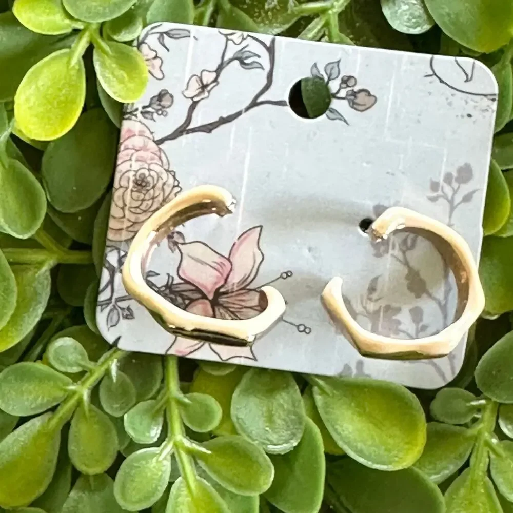 BOGO FREE CREAM SWIRL VTG 90’s earrings